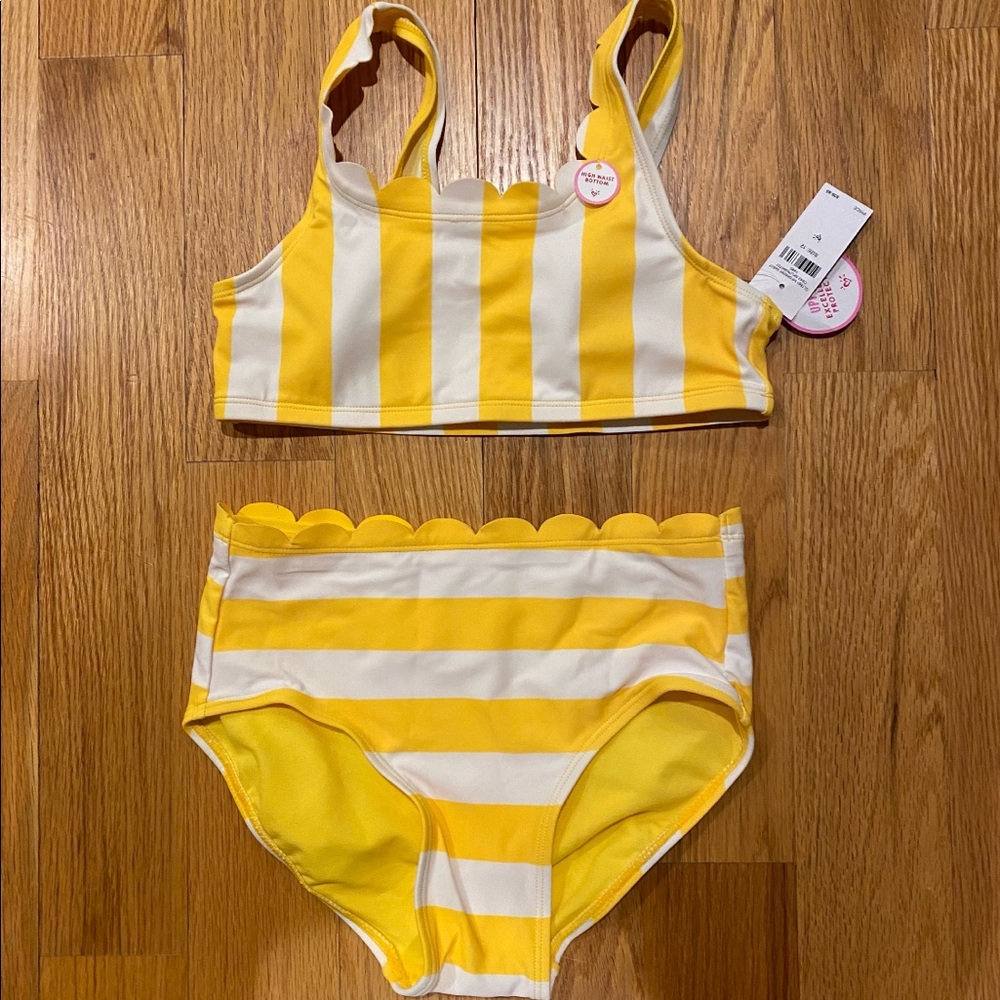Pretty bathing suit !!